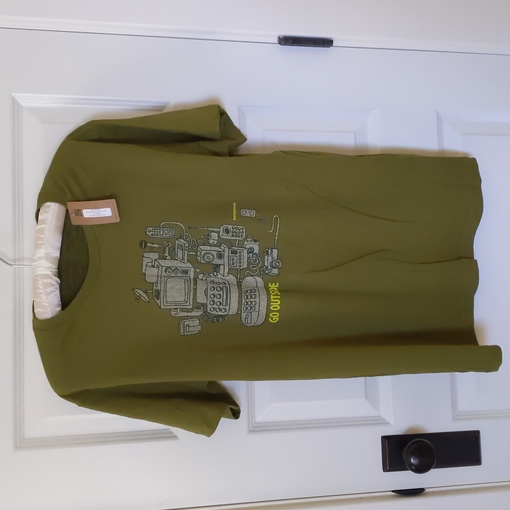 Patagonia men's medium graphic tee